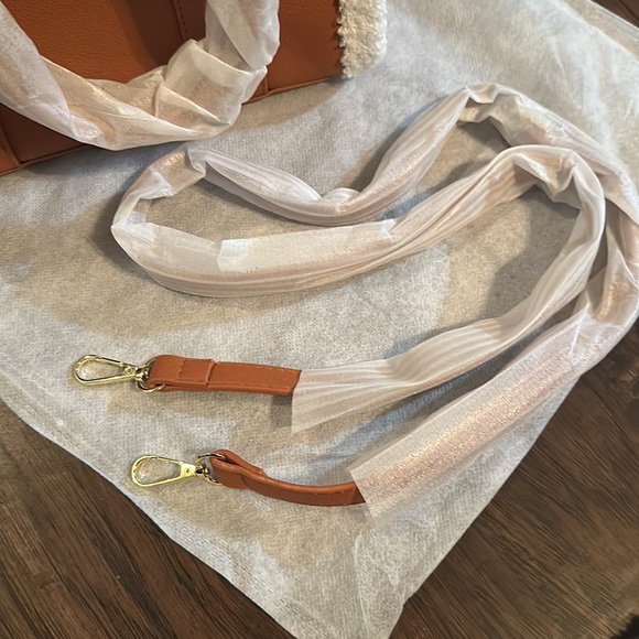 The Tote Bag PU Leather - Picture 10 of 11